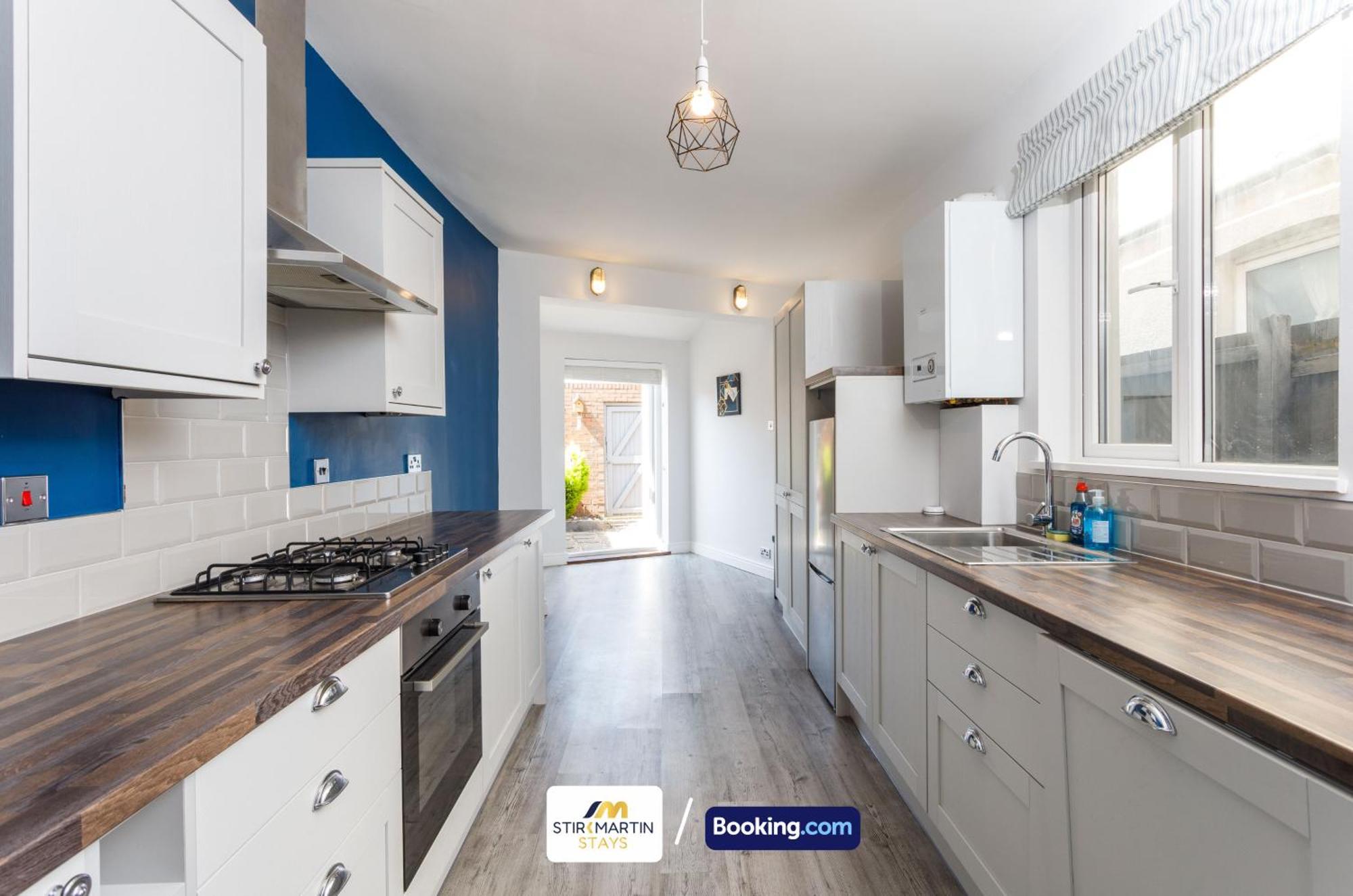 Comfy 3Bed House By Stirkmartin Stays Short Lets & Serviced Accommodation Cardiff With Free Parking & 8Mins To City Centre Exteriör bild