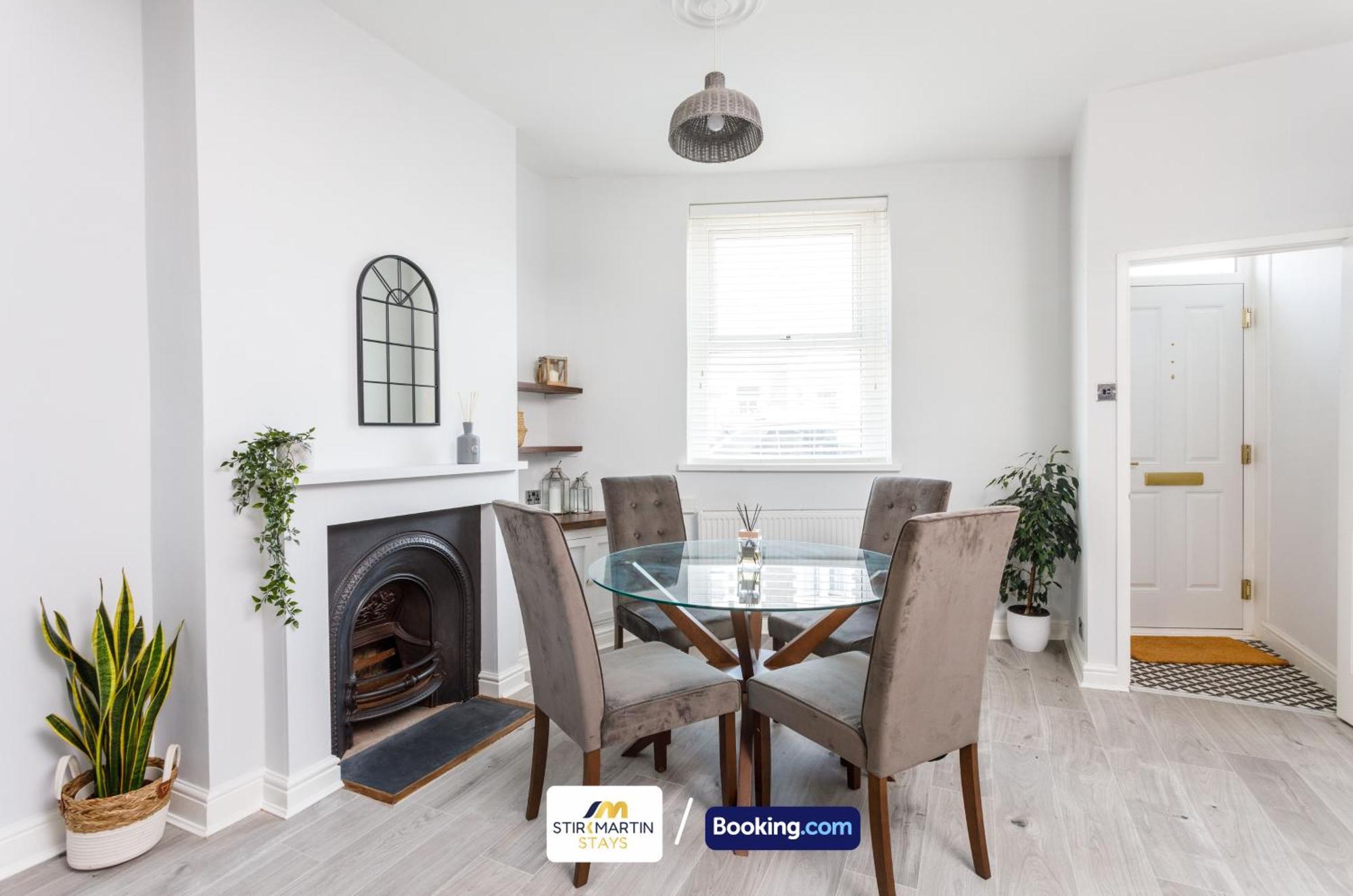 Comfy 3Bed House By Stirkmartin Stays Short Lets & Serviced Accommodation Cardiff With Free Parking & 8Mins To City Centre Exteriör bild