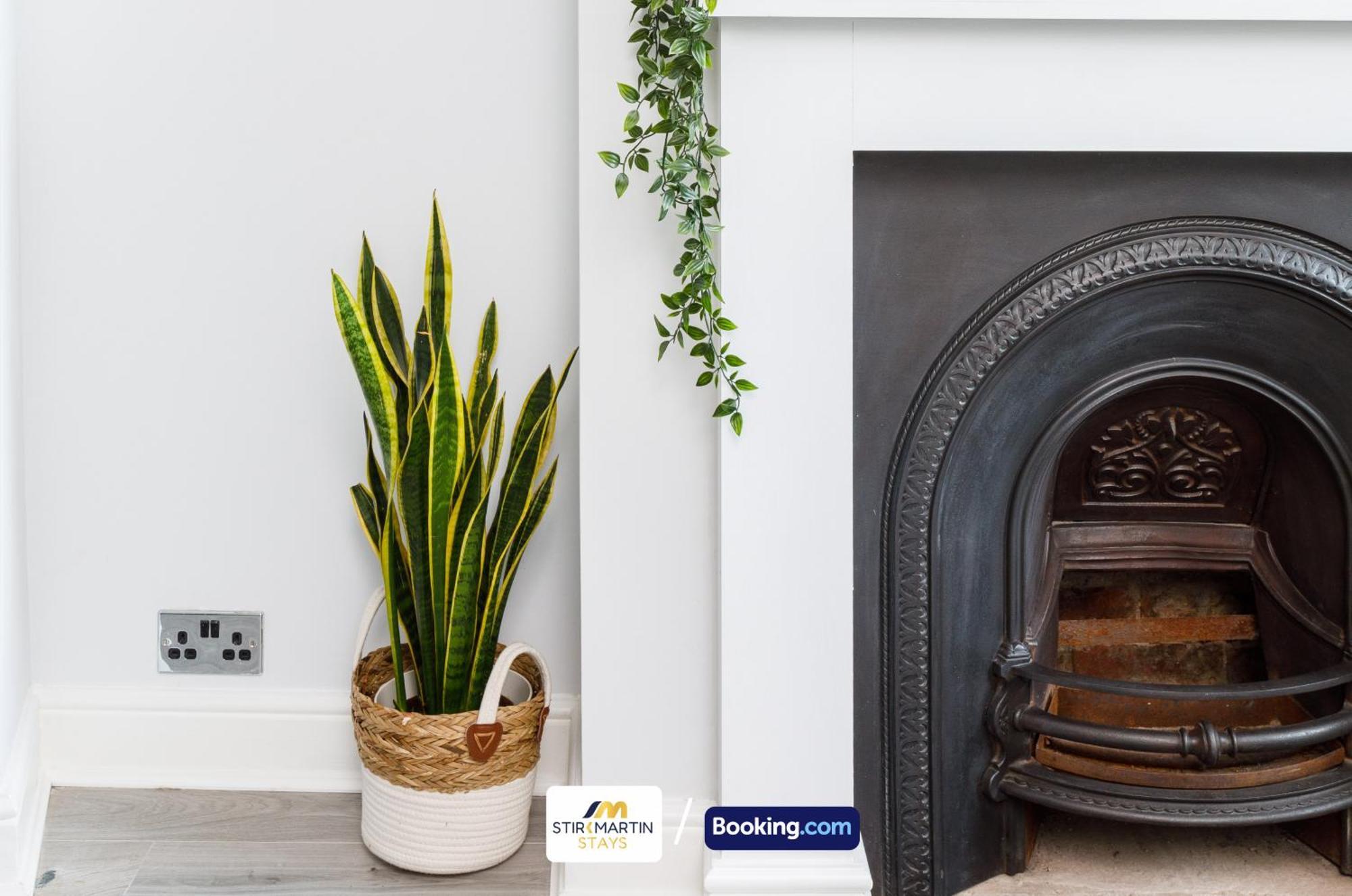 Comfy 3Bed House By Stirkmartin Stays Short Lets & Serviced Accommodation Cardiff With Free Parking & 8Mins To City Centre Exteriör bild