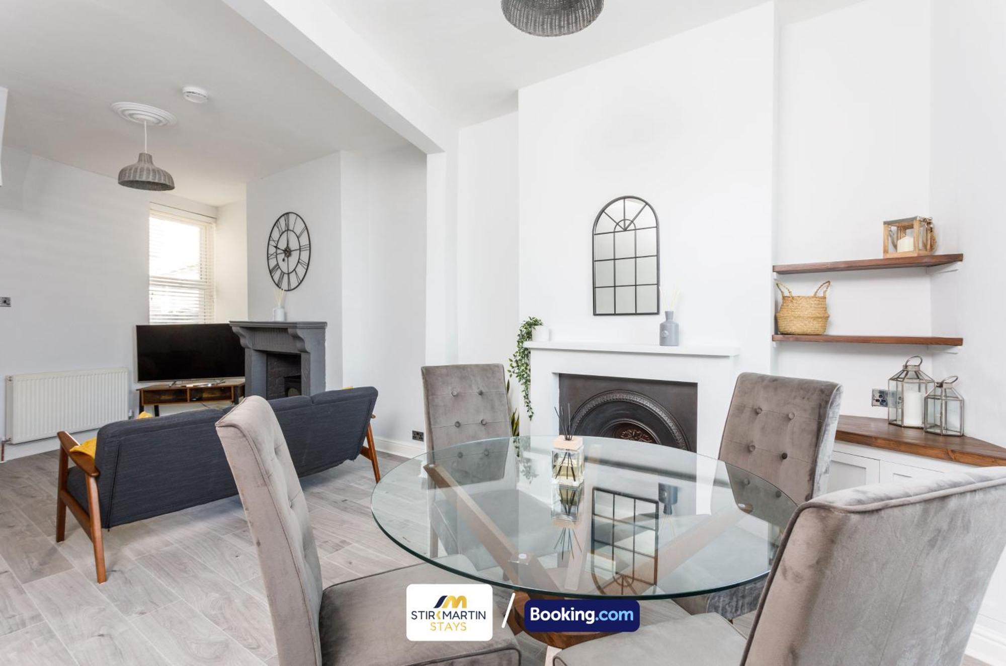 Comfy 3Bed House By Stirkmartin Stays Short Lets & Serviced Accommodation Cardiff With Free Parking & 8Mins To City Centre Exteriör bild
