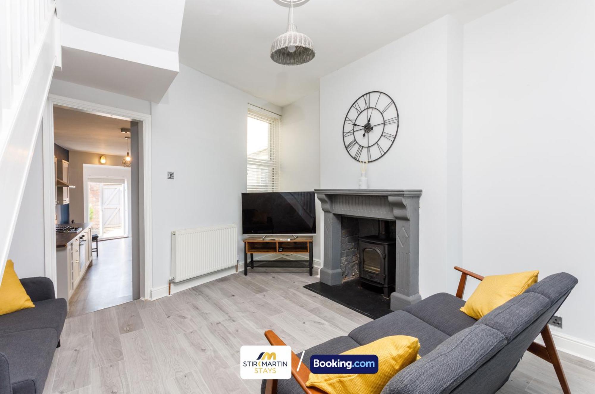 Comfy 3Bed House By Stirkmartin Stays Short Lets & Serviced Accommodation Cardiff With Free Parking & 8Mins To City Centre Exteriör bild