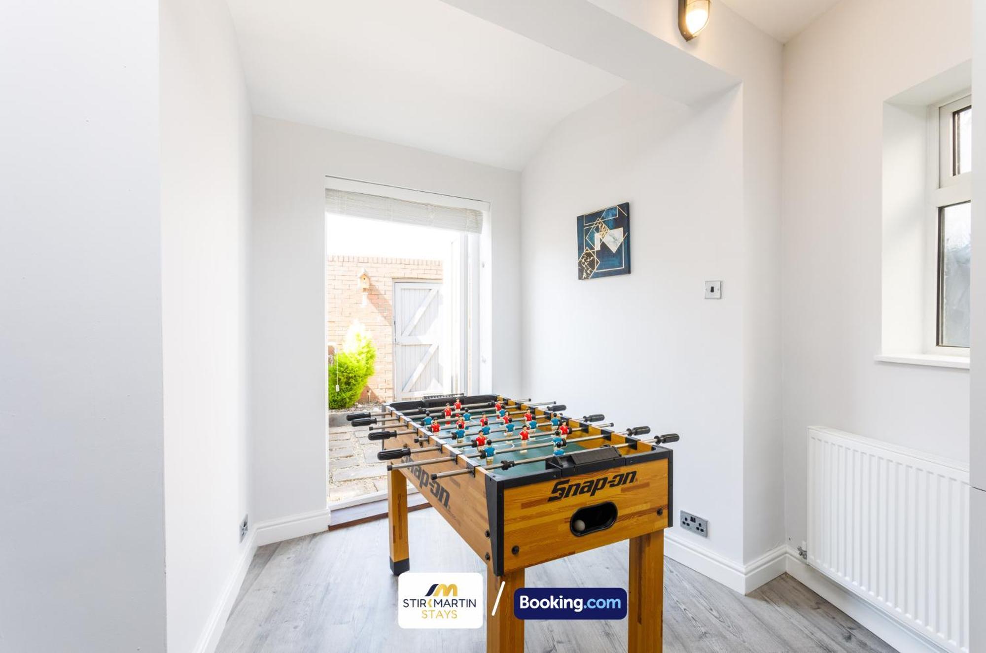 Comfy 3Bed House By Stirkmartin Stays Short Lets & Serviced Accommodation Cardiff With Free Parking & 8Mins To City Centre Exteriör bild