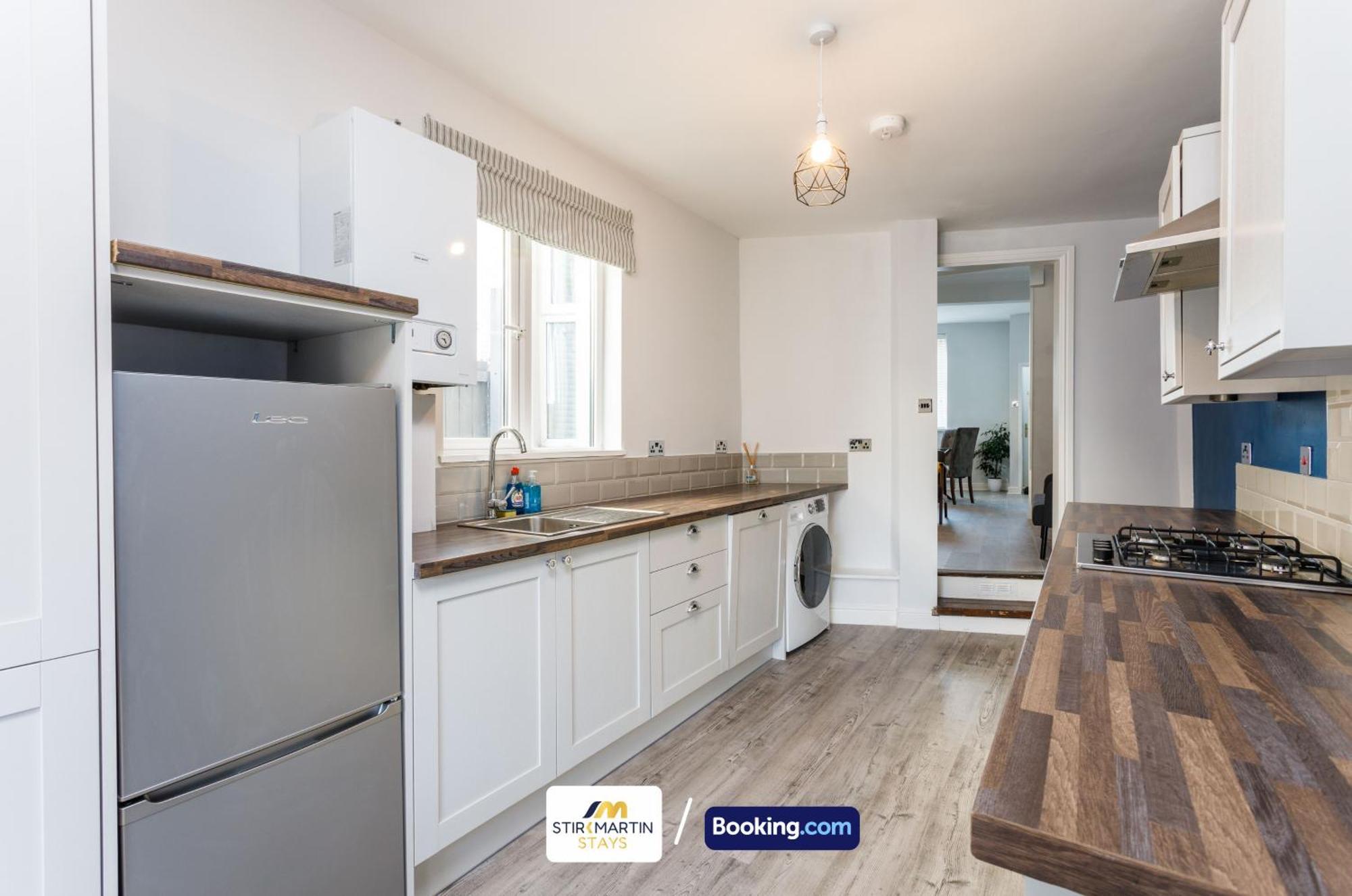 Comfy 3Bed House By Stirkmartin Stays Short Lets & Serviced Accommodation Cardiff With Free Parking & 8Mins To City Centre Exteriör bild
