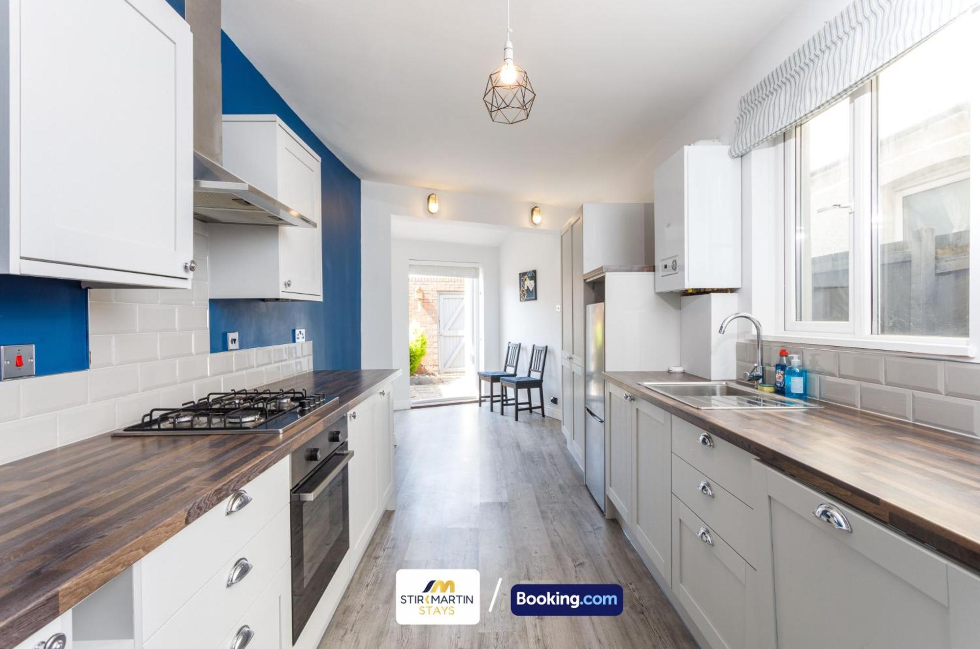 Comfy 3Bed House By Stirkmartin Stays Short Lets & Serviced Accommodation Cardiff With Free Parking & 8Mins To City Centre Exteriör bild