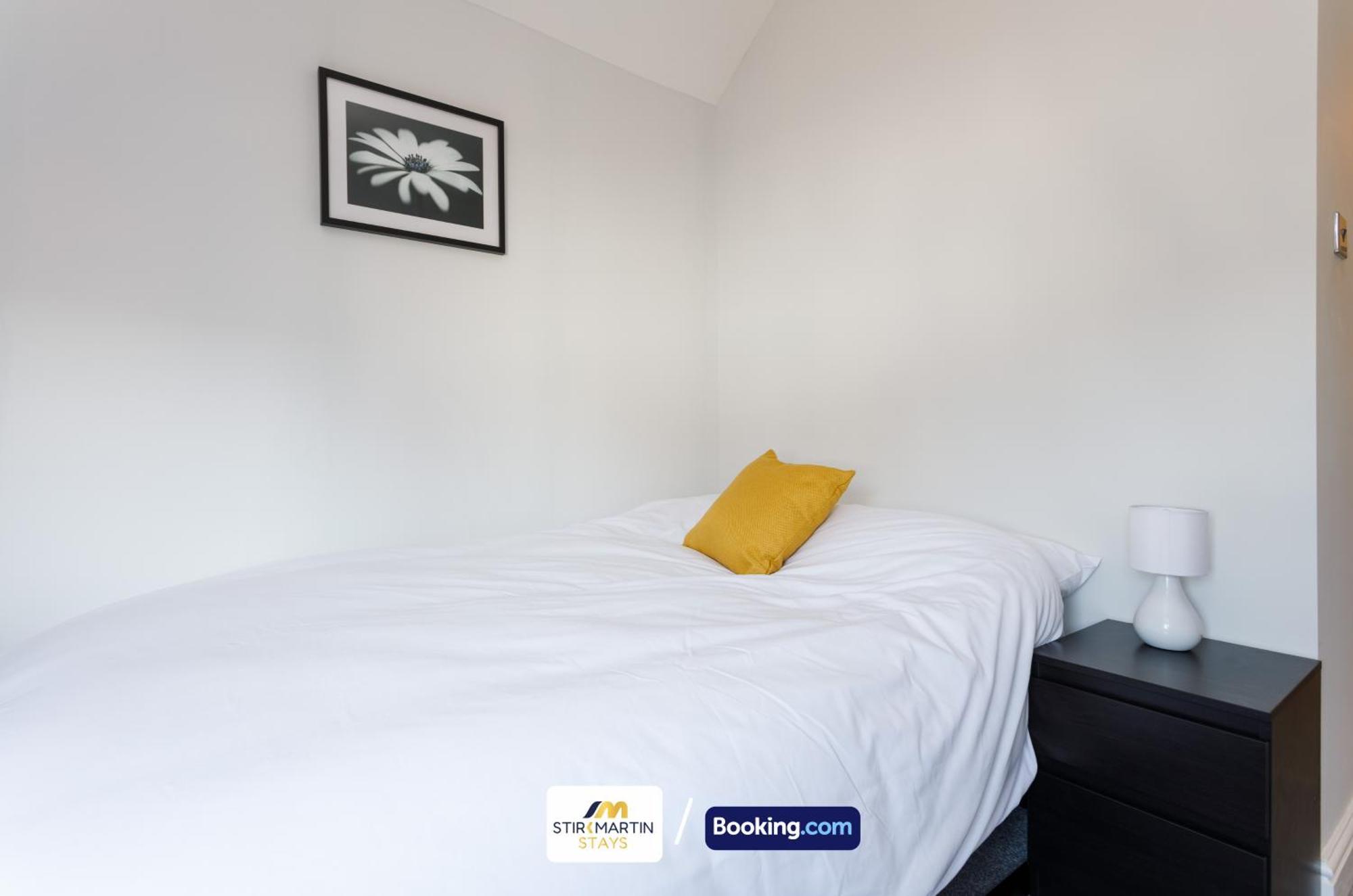 Comfy 3Bed House By Stirkmartin Stays Short Lets & Serviced Accommodation Cardiff With Free Parking & 8Mins To City Centre Exteriör bild